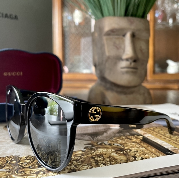 Gucci Black GG 💅✨ Designer Women’s 56mm Sunglasses GG0035SAN 001 56-20-145 - Picture 1 of 7